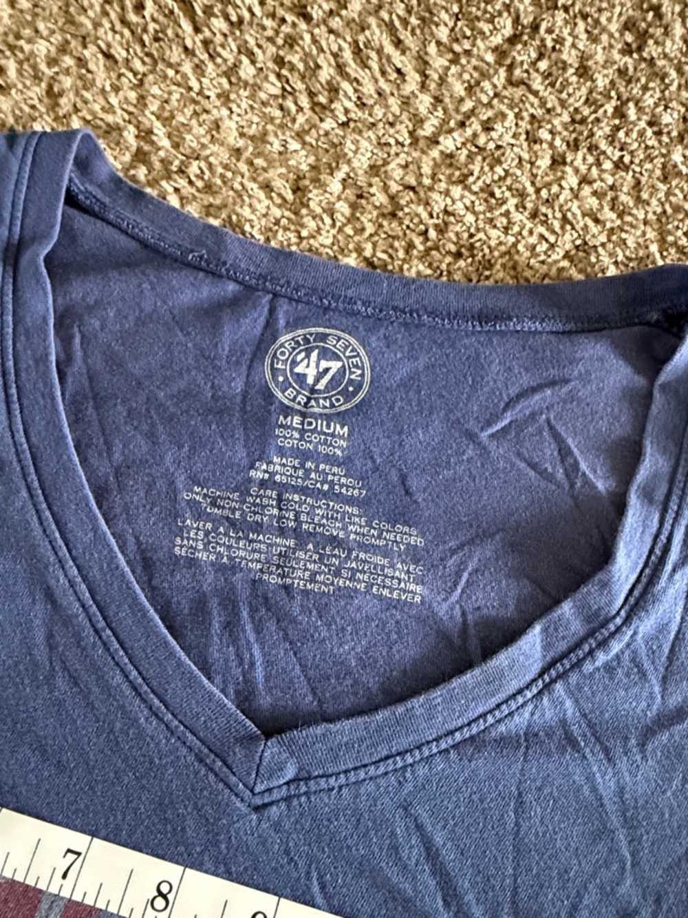 47 Women's Chicago Cubs Navy V-Neck Tee - Picture 4 of 6